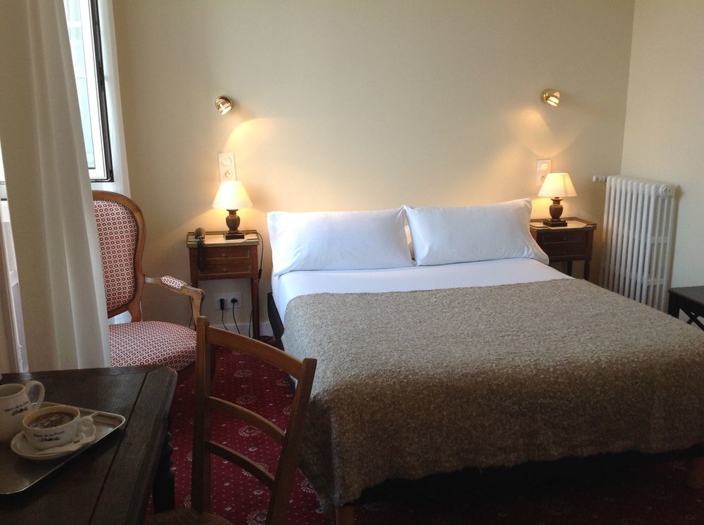 Hotel Grand De La Poste 3*