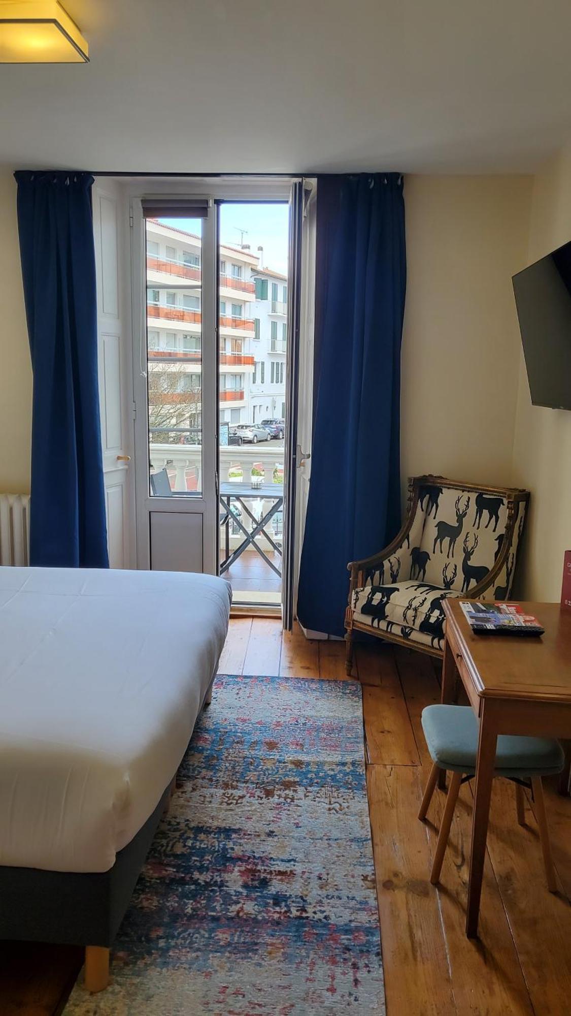Hotel Grand De La Poste 3*